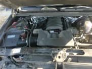 ✅ 2018 Chevrolet Suburban Premier • VIN: 1GNSCJKC7JR188937 • Lot: 49741655. Wystawiony na Copart z przebiegiem 106 956 mil. Bezpłatny archiwum sprzedaży aukcyjnych z USA i szczegółowy raport historii pojazdu na DreamBid. Zdjęcie 15.