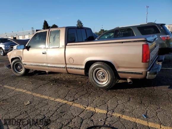 ✅ 1994 Chevrolet Silverado 1500 • VIN: 2GCEC19H3R1164159 • Lot: 84582515. Wystawiony na Copart z przebiegiem 177 437 mil. Bezpłatny archiwum sprzedaży aukcyjnych z USA i szczegółowy raport historii pojazdu na DreamBid. Zdjęcie 2.
