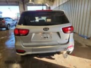 ✅ 2019 Kia Sorento LX • VIN: 5XYPG4A57KG489392 • Lot: 91843655. Listed on Copart with 111,316 mi. Free auction sales archive from the USA and detailed vehicle history report at DreamBid. Image 6.