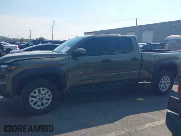 ✅ 2025 Toyota Tacoma TRD Off Road • VIN: 3TMLB5JN2SM127976 • Лот: 43110988. Опубликован ранее на IAAI с пробегом 2 470 миль. Бесплатный доступ к архиву аукционных продаж из США и подробный отчёт об истории автомобиля на DreamBid. Изображение 14.
