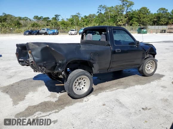 ✅ 1992 Toyota Pickup • VIN: JT4RN81A8N0104449 • Lot: 49462795. Listed on Copart with 189,796 mi. Free auction sales archive from the USA and detailed vehicle history report at DreamBid. Image 3.