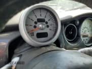 ✅ 2005 MINI Hardtop • VIN: WMWRC33495TJ66986 • Лот: 61852735. Опубликован ранее на Copart с пробегом Не указан. Бесплатный доступ к архиву аукционных продаж из США и подробный отчёт об истории автомобиля на DreamBid. Изображение 9.