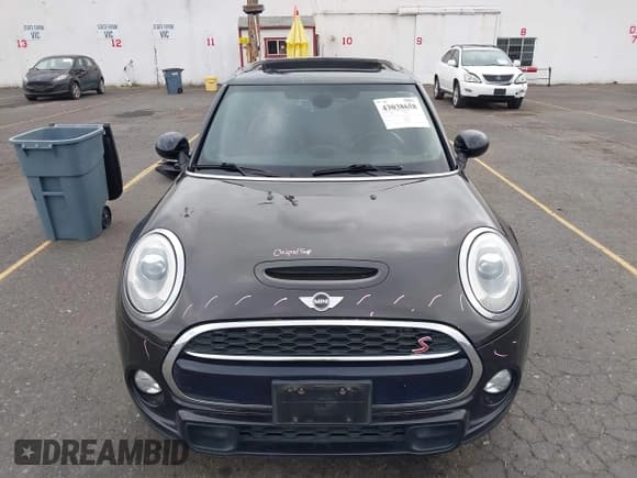 ✅ 2015 MINI Hardtop 4 Door S • VIN: WMWXU3C50F2B66317 • Lot: 43038658. Wystawiony na IAAI z przebiegiem 61 128 mil. Bezpłatny archiwum sprzedaży aukcyjnych z USA i szczegółowy raport historii pojazdu na DreamBid. Zdjęcie 13.