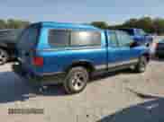 2001 Chevrolet S-10 с VIN 1GCCS195018103496, выставлен на аукционе Copart как лот 74534354 с пробегом 271 030 миль миль и Списание • Salvage title. История ставок и продаж доступна на DreamBid. Изображение 3.