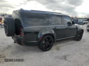 ✅ 2023 Land Rover Defender X-Dynamic SE • VIN: SALE2FEU9P2226186 • Lot: 43362315. Wystawiony na Copart z przebiegiem Nie podano. Bezpłatny archiwum sprzedaży aukcyjnych z USA i szczegółowy raport historii pojazdu na DreamBid. Zdjęcie 3.