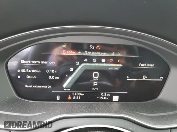 ✅ 2025 Audi Q5 S line Premium Plus • VIN: WA1EAAFY5S2048410 • Lot: 69295105. Wystawiony na Copart z przebiegiem 5 108 mil. Bezpłatny archiwum sprzedaży aukcyjnych z USA i szczegółowy raport historii pojazdu na DreamBid. Zdjęcie 9.