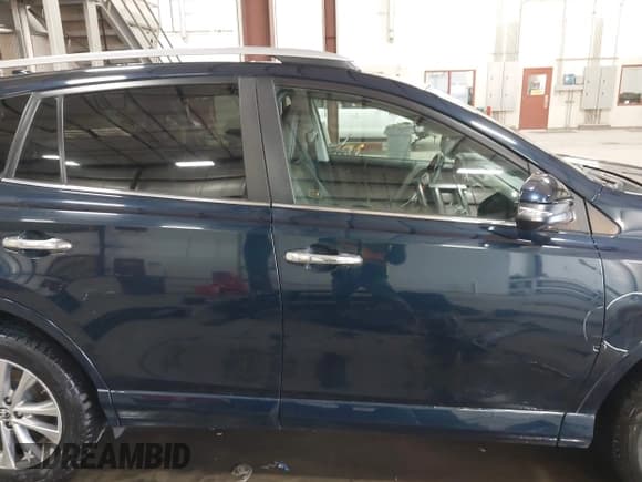 ✅ 2017 Toyota RAV4 Limited • VIN: 2T3DFREVXHW543131 • Lot: 43524131. Listed on IAAI with 81,485 mi. Free auction sales archive from the USA and detailed vehicle history report at DreamBid. Image 14.