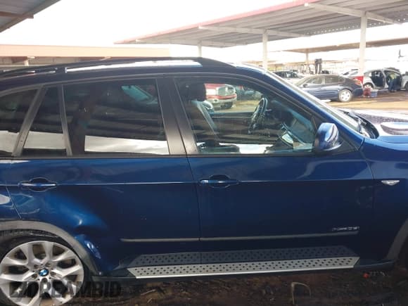 ✅ 2011 BMW X5 35i • VIN: 5UXZV4C56BL414133 • Lot: 41735836. Listed on IAAI with Not provided. Free auction sales archive from the USA and detailed vehicle history report at DreamBid. Image 12.