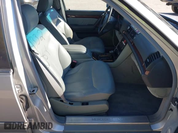 ✅ 1995 Mercedes-Benz S 320 • VIN: WDBGA43E0SA244723 • Lot: 43320861. Listed on IAAI with 157,388 mi. Free auction sales archive from the USA and detailed vehicle history report at DreamBid. Image 5.