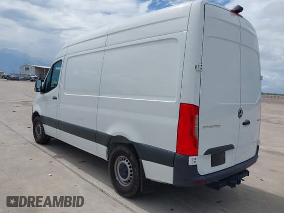 ✅ 2023 Mercedes-Benz Sprinter Cargo • VIN: W1Y40BHY3PT149255 • Лот: 42594997. Опубликован ранее на IAAI с пробегом 7 505 миль. Бесплатный доступ к архиву аукционных продаж из США и подробный отчёт об истории автомобиля на DreamBid. Изображение 3.