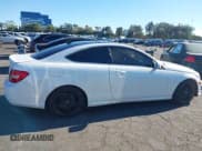 ✅ 2015 Mercedes-Benz C 250 • VIN: WDDGJ4HB8FG405408 • Lot: 43176512. Wystawiony na IAAI z przebiegiem 131 616 mil. Bezpłatny archiwum sprzedaży aukcyjnych z USA i szczegółowy raport historii pojazdu na DreamBid. Zdjęcie 13.