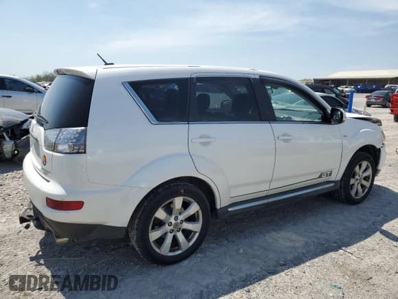 ✅ 2011 Mitsubishi Outlander GT • VIN: JA4JT5AX9BU033606 • Лот: 52700245. Опубликован ранее на Copart с пробегом 203 294 миль. Бесплатный доступ к архиву аукционных продаж из США и подробный отчёт об истории автомобиля на DreamBid. Изображение 3.
