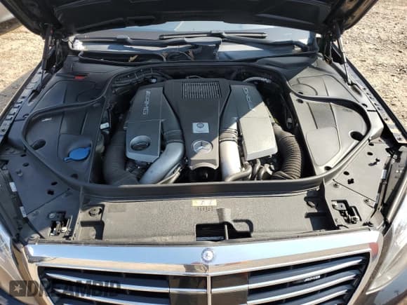 ✅ 2017 Mercedes-Benz S 63 AMG • VIN: WDDUG7JB7HA321258 • Lot: 67351644. Wystawiony na Copart z przebiegiem 84 825 mil. Bezpłatny archiwum sprzedaży aukcyjnych z USA i szczegółowy raport historii pojazdu na DreamBid. Zdjęcie 11.