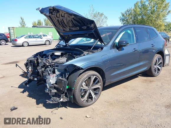 ✅ 2024 Volvo XC60 Ultimate Dark Theme • VIN: YV4H60DM2R1946829 • Lot: 43343304. Listed on IAAI with 4,183 mi. Free auction sales archive from the USA and detailed vehicle history report at DreamBid. Image 18.