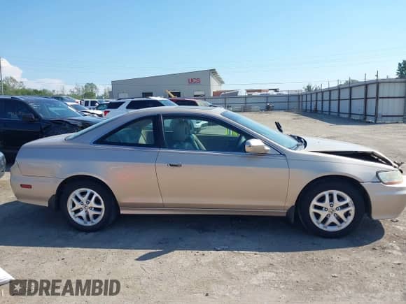 2001 Honda Accord EX с VIN 1HGCG22541A033075, выставлен на аукционе IAAI как лот 40200453 с пробегом 121 275 миль миль и . История ставок и продаж доступна на DreamBid. Изображение 13.