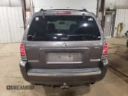 ✅ 2006 Mercury Mariner Luxury • VIN: 4M2YU57166KJ07595 • Лот: 73888354. Опубликован ранее на Copart с пробегом 129 284 миль. Бесплатный доступ к архиву аукционных продаж из США и подробный отчёт об истории автомобиля на DreamBid. Изображение 6.