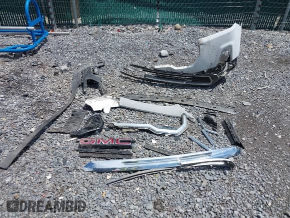 ✅ 2021 GMC Acadia SLT • VIN: 1GKKNULS3MZ162595 • Lot: 42291144. Listed on IAAI with 106,920 mi. Free auction sales archive from the USA and detailed vehicle history report at DreamBid. Image 12.