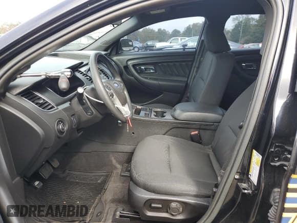 ✅ 2018 Ford Police Interceptor • VIN: 1FAHP2MK7JG114582 • Lot: 93663035. Wystawiony na Copart z przebiegiem 74 707 mil. Bezpłatny archiwum sprzedaży aukcyjnych z USA i szczegółowy raport historii pojazdu na DreamBid. Zdjęcie 7.