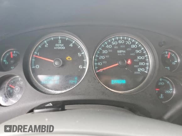 ✅ 2010 Chevrolet Suburban LTZ • VIN: 1GNUCKE09AR194433 • Lot: 69926234. Wystawiony na Copart z przebiegiem 243 386 mil. Bezpłatny archiwum sprzedaży aukcyjnych z USA i szczegółowy raport historii pojazdu na DreamBid. Zdjęcie 9.