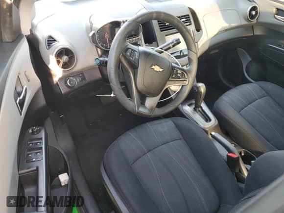 ✅ 2014 Chevrolet Sonic LT • VIN: 1G1JC5SH0E4236278 • Лот: 73875594. Размещён на Copart с пробегом 110 929 миль миль. Получите бесплатный доступ к архиву аукционных продаж из США и посмотрите подробный отчёт об истории автомобиля на DreamBid. Изображение 8.