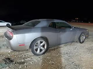 ✅ 2013 Dodge Challenger Rallye Redline • VIN: 2C3CDYAG0DH605749 • Lot: 87684735. Wystawiony na Copart z przebiegiem 135 390 mil. Bezpłatny archiwum sprzedaży aukcyjnych z USA i szczegółowy raport historii pojazdu na DreamBid. Zdjęcie 3.