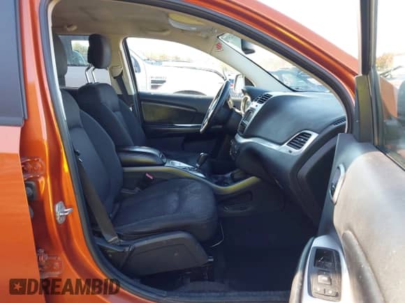 2011 Dodge Journey Mainstreet с VIN 3D4PG1FG2BT541595, выставлен на аукционе IAAI как лот 43554515 с пробегом Не указан миль и . История ставок и продаж доступна на DreamBid. Изображение 5.