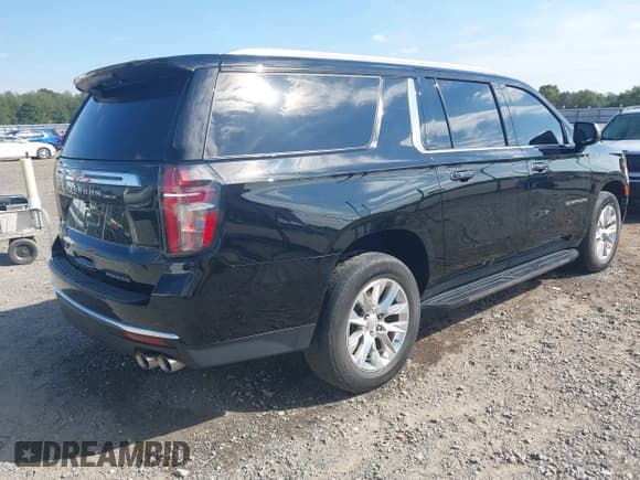 ✅ 2023 Chevrolet Suburban Premier • VIN: 1GNSCFKD8PR353280 • Lot: 43401708. Wystawiony na IAAI z przebiegiem 42 587 mil. Bezpłatny archiwum sprzedaży aukcyjnych z USA i szczegółowy raport historii pojazdu na DreamBid. Zdjęcie 4.