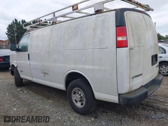 ✅ 2005 Chevrolet Express Cargo • VIN: 1GCGG25V951155867 • Лот: 43446720. Опубликован ранее на IAAI с пробегом 226 162 миль. Бесплатный доступ к архиву аукционных продаж из США и подробный отчёт об истории автомобиля на DreamBid. Изображение 3.