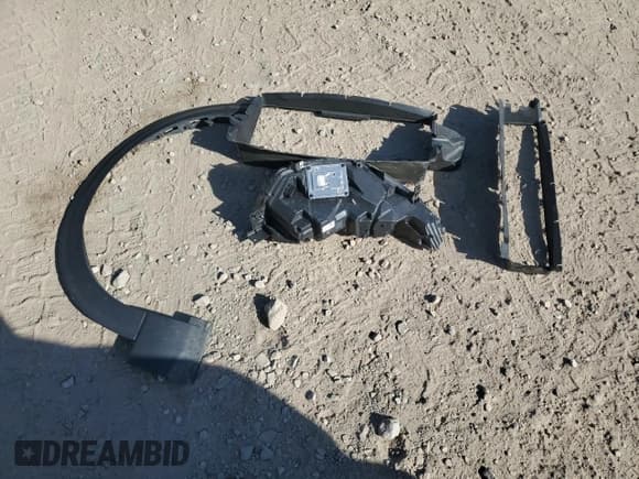 ✅ 2021 Ford Explorer Platinum • VIN: 1FM5K8HC4MGA32990 • Lot: 84815225. Wystawiony na Copart z przebiegiem 44 820 mil. Bezpłatny archiwum sprzedaży aukcyjnych z USA i szczegółowy raport historii pojazdu na DreamBid. Zdjęcie 13.