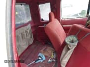 ✅ 1992 Ford F-150 S • VIN: 1FTEX15Y2NKB09237 • Lot: 42654726. Wystawiony na IAAI z przebiegiem 260 150 mil. Bezpłatny archiwum sprzedaży aukcyjnych z USA i szczegółowy raport historii pojazdu na DreamBid. Zdjęcie 8.