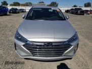 ✅ 2019 Hyundai Elantra SE • VIN: 5NPD74LF5KH418581 • Lot: 82282475. Listed on Copart with 74,883 mi. Free auction sales archive from the USA and detailed vehicle history report at DreamBid. Image 5.