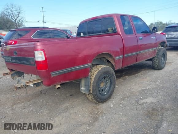 ✅ 1997 Toyota T100 SR5 • VIN: JT4UN24D9V0049040 • Lot: 43499569. Listed on IAAI with 272,995 mi. Free auction sales archive from the USA and detailed vehicle history report at DreamBid. Image 4.