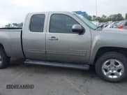 ✅ 2009 Chevrolet Silverado 1500 • VIN: 1GCEC39J69Z174643 • Lot: 42853730. Wystawiony na IAAI z przebiegiem 172 839 mil. Bezpłatny archiwum sprzedaży aukcyjnych z USA i szczegółowy raport historii pojazdu na DreamBid. Zdjęcie 13.