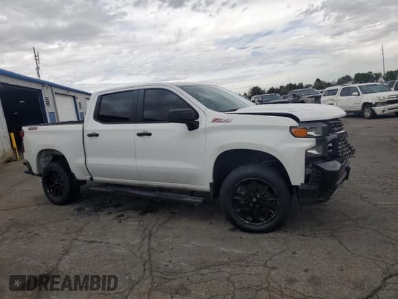 ✅ 2019 Chevrolet Silverado 1500 Custom Trail Boss • VIN: 3GCPYCEF6KG274193 • Lot: 67836535. Wystawiony na Copart z przebiegiem 157 553 mil. Bezpłatny archiwum sprzedaży aukcyjnych z USA i szczegółowy raport historii pojazdu na DreamBid. Zdjęcie 4.