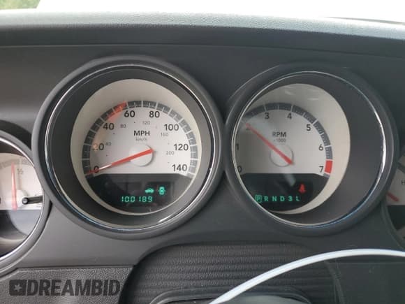 ✅ 2009 Dodge Challenger SE • VIN: 2B3LJ44V69H607067 • Lot: 68578464. Wystawiony na Copart z przebiegiem 100 189 mil. Bezpłatny archiwum sprzedaży aukcyjnych z USA i szczegółowy raport historii pojazdu na DreamBid. Zdjęcie 9.