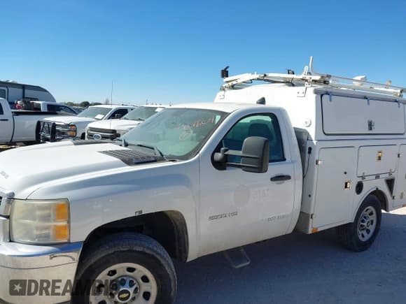 ✅ 2012 Chevrolet Silverado 2500HD Work Truck • VIN: 1GB0CVCG6CF190406 • Lot: 43661604. Wystawiony na IAAI z przebiegiem 162 753 mil. Bezpłatny archiwum sprzedaży aukcyjnych z USA i szczegółowy raport historii pojazdu na DreamBid. Zdjęcie 6.