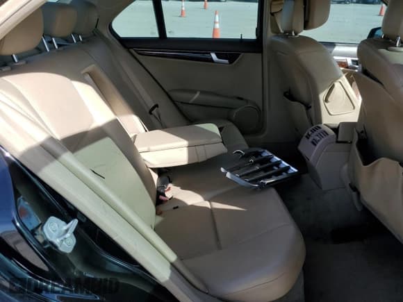 ✅ 2013 Mercedes-Benz C 250 Sport • VIN: WDDGF4HB0DR272629 • Lot: 92302925. Listed on Copart with Not provided. Free auction sales archive from the USA and detailed vehicle history report at DreamBid. Image 10.