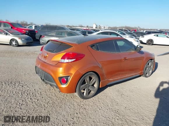 ✅ 2015 Hyundai Veloster Turbo • VIN: KMHTC6AE1FU244528 • Lot: 41387806. Wystawiony na IAAI z przebiegiem 85 203 mil. Bezpłatny archiwum sprzedaży aukcyjnych z USA i szczegółowy raport historii pojazdu na DreamBid. Zdjęcie 14.