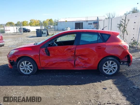 ✅ 2013 Mazda 3 i Touring • VIN: JM1BL1LP2D1758579 • Lot: 43455175. Listed on IAAI with 190,163 mi. Free auction sales archive from the USA and detailed vehicle history report at DreamBid. Image 15.