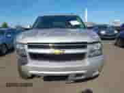 2008 Chevrolet Tahoe LTZ с VIN 1GNFK13038J135704, выставлен на аукционе IAAI как лот 43372175 с пробегом 186 562 миль миль и . История ставок и продаж доступна на DreamBid. Изображение 12.