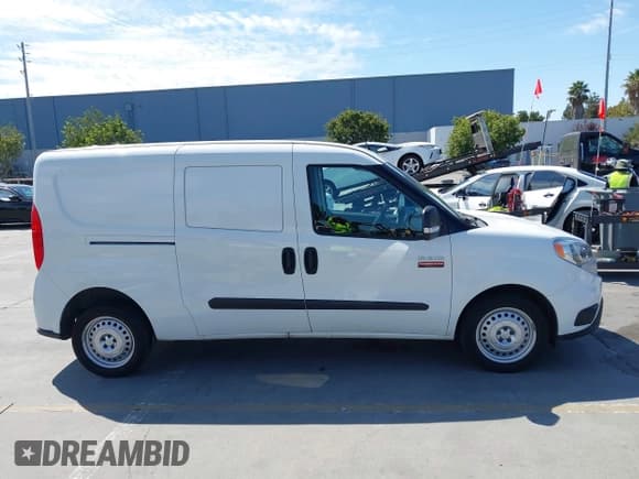 ✅ 2022 Ram ProMaster City Cargo Tradesman • VIN: ZFBHRFAB1N6X59677 • Lot: 43249440. Wystawiony na IAAI z przebiegiem 25 408 mil. Bezpłatny archiwum sprzedaży aukcyjnych z USA i szczegółowy raport historii pojazdu na DreamBid. Zdjęcie 14.