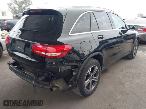 ✅ 2019 Mercedes-Benz GLC 300 • VIN: WDC0G4JB6KV133221 • Lot: 42349618. Listed on IAAI with 131,464 mi. Free auction sales archive from the USA and detailed vehicle history report at DreamBid. Image 4.