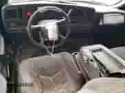 ✅ 2001 Chevrolet Silverado 1500 • VIN: 2GCEC19W211218487 • Lot: 53345414. Wystawiony na Copart z przebiegiem 351 214 mil mil. Skorzystaj z bezpłatnego archiwum sprzedaży aukcyjnych z USA i zobacz szczegółowy raport historii pojazdu na DreamBid. Zdjęcie 8.