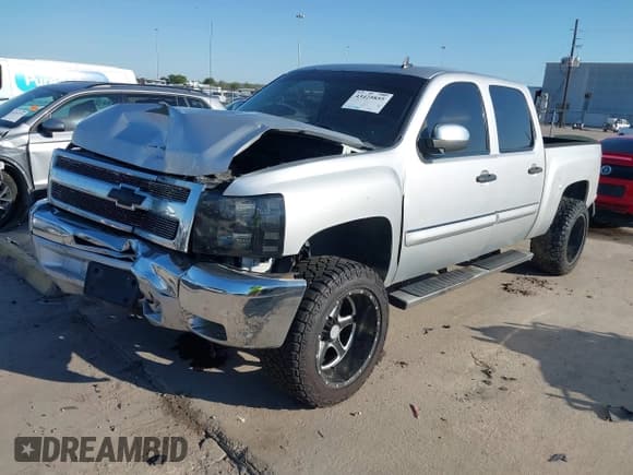 ✅ 2012 Chevrolet Silverado 1500 LT • VIN: 3GCPCSE07CG182788 • Лот: 43425855. Опубликован ранее на IAAI с пробегом 247 216 миль. Бесплатный доступ к архиву аукционных продаж из США и подробный отчёт об истории автомобиля на DreamBid. Изображение 2.