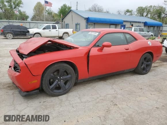 ✅ 2014 Dodge Challenger SXT • VIN: 2C3CDYAG4EH247797 • Lot: 50621344. Wystawiony na Copart z przebiegiem 130 919 mil. Bezpłatny archiwum sprzedaży aukcyjnych z USA i szczegółowy raport historii pojazdu na DreamBid. Zdjęcie 1.