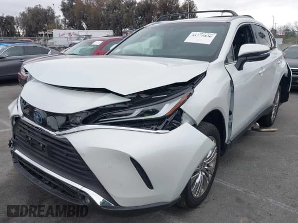 ✅ 2024 Toyota Venza LE • VIN: JTEAAAAH7RJ181287 • Lot: 41775836. Listed on IAAI with 7,098 mi. Free auction sales archive from the USA and detailed vehicle history report at DreamBid. Image 17.