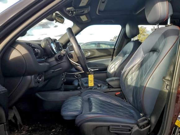 ✅ 2016 MINI Clubman • VIN: WMWLN5C59G2B27993 • Lot: 94456905. Wystawiony na Copart z przebiegiem 103 493 mil. Bezpłatny archiwum sprzedaży aukcyjnych z USA i szczegółowy raport historii pojazdu na DreamBid. Zdjęcie 7.