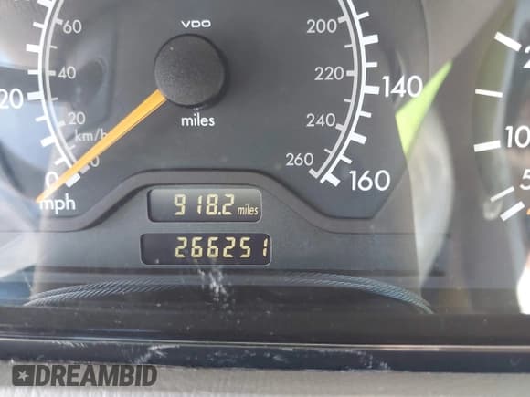 ✅ 2000 Mercedes-Benz C 230 Kompressor • VIN: WDBHA24GXYA838379 • Lot: 42760569. Wystawiony na IAAI z przebiegiem 266 251 mil. Bezpłatny archiwum sprzedaży aukcyjnych z USA i szczegółowy raport historii pojazdu na DreamBid. Zdjęcie 7.