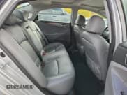 ✅ 2015 Hyundai Sonata • VIN: KMHEC4A46FA123824 • Лот: 85742335. Опубликован ранее на Copart с пробегом 134 537 миль. Бесплатный доступ к архиву аукционных продаж из США и подробный отчёт об истории автомобиля на DreamBid. Изображение 10.