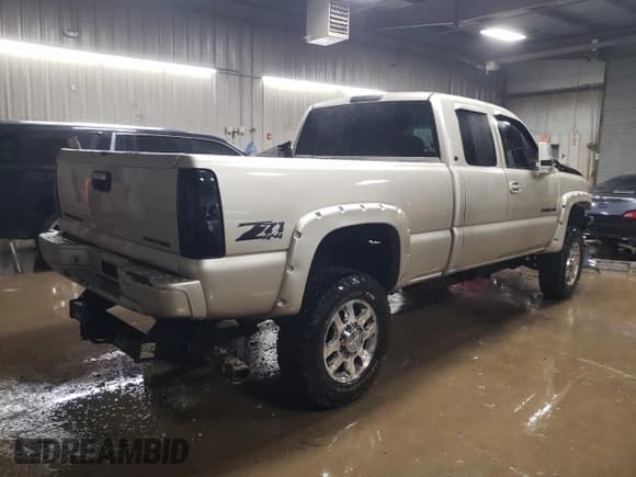 ✅ 2007 Chevrolet Silverado 2500HD Work Truck • VIN: 1GCHK29U17E197952 • Lot: 87014984. Listed on Copart with 220,337 mi. Free auction sales archive from the USA and detailed vehicle history report at DreamBid. Image 3.